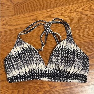 Athleta Small Black and White Patterned Bikini Top with padding triangle beach